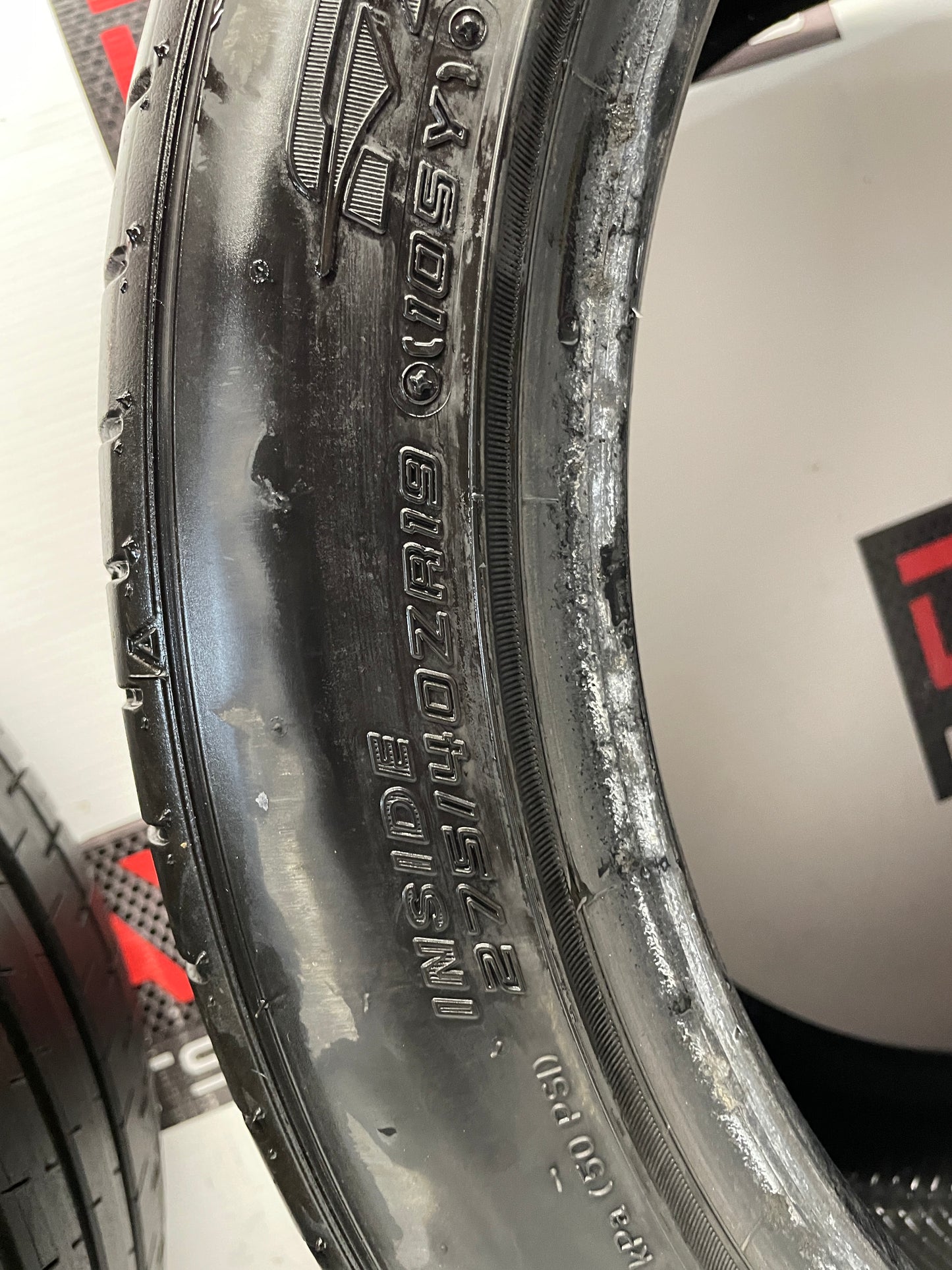 TiresFalken Azenis 275/40ZR - Day's Parts Yard