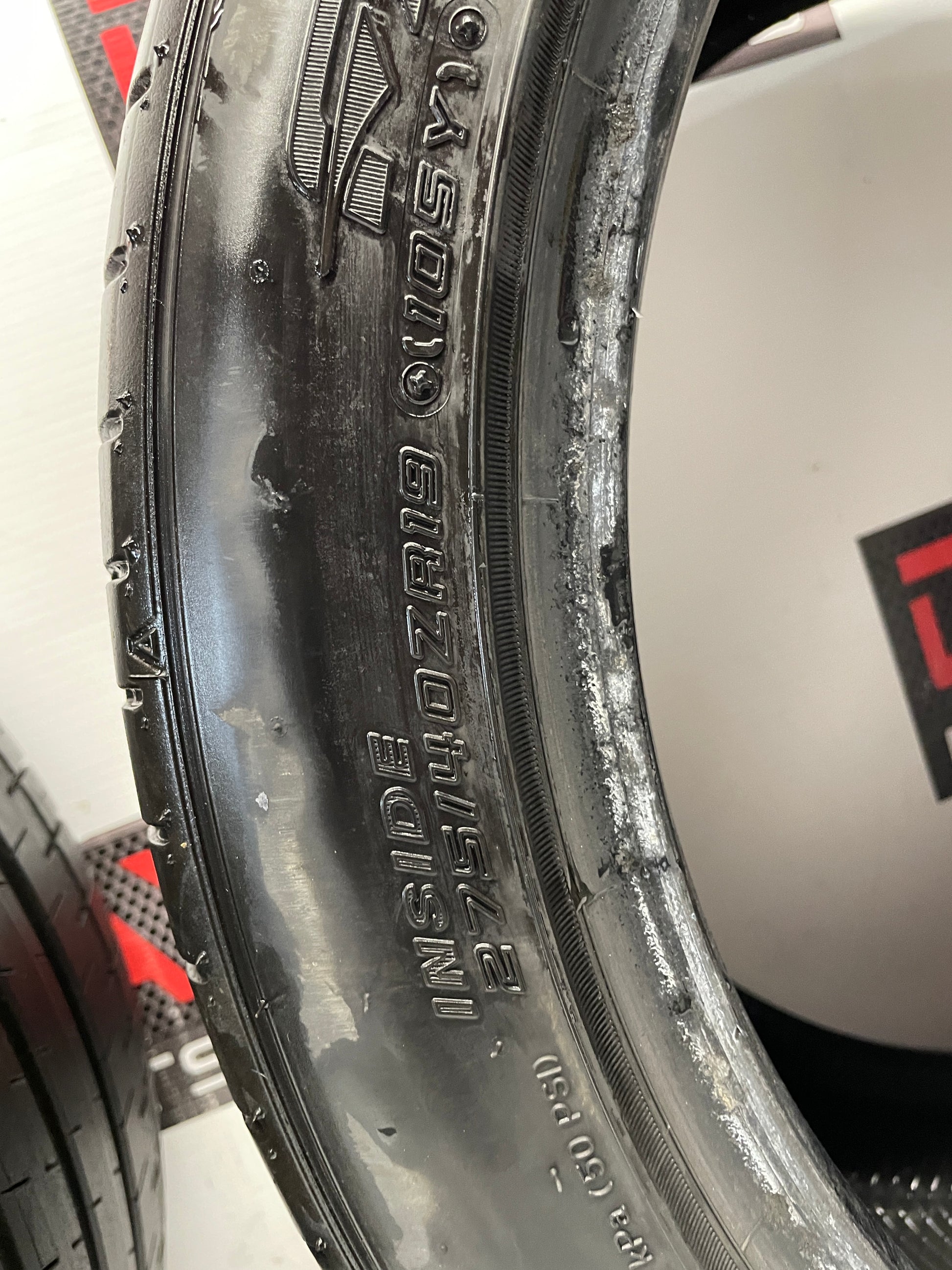 TiresFalken Azenis 275/40ZR - Day's Parts Yard