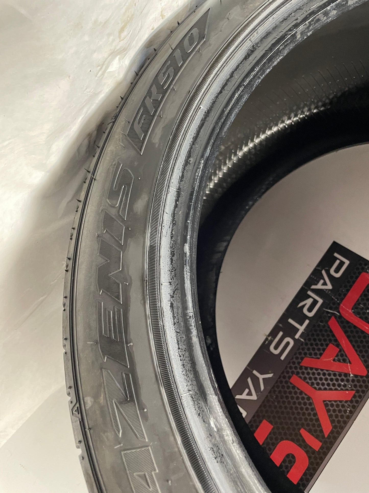 TiresFalken Azenis 275/40ZR - Day's Parts Yard