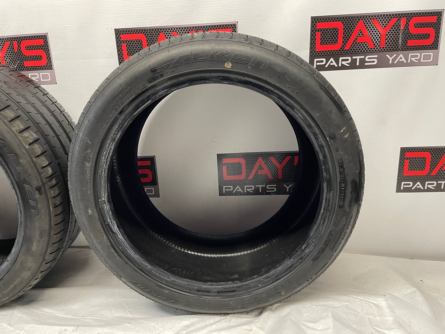 TiresFalken Azenis 275/40ZR - Day's Parts Yard