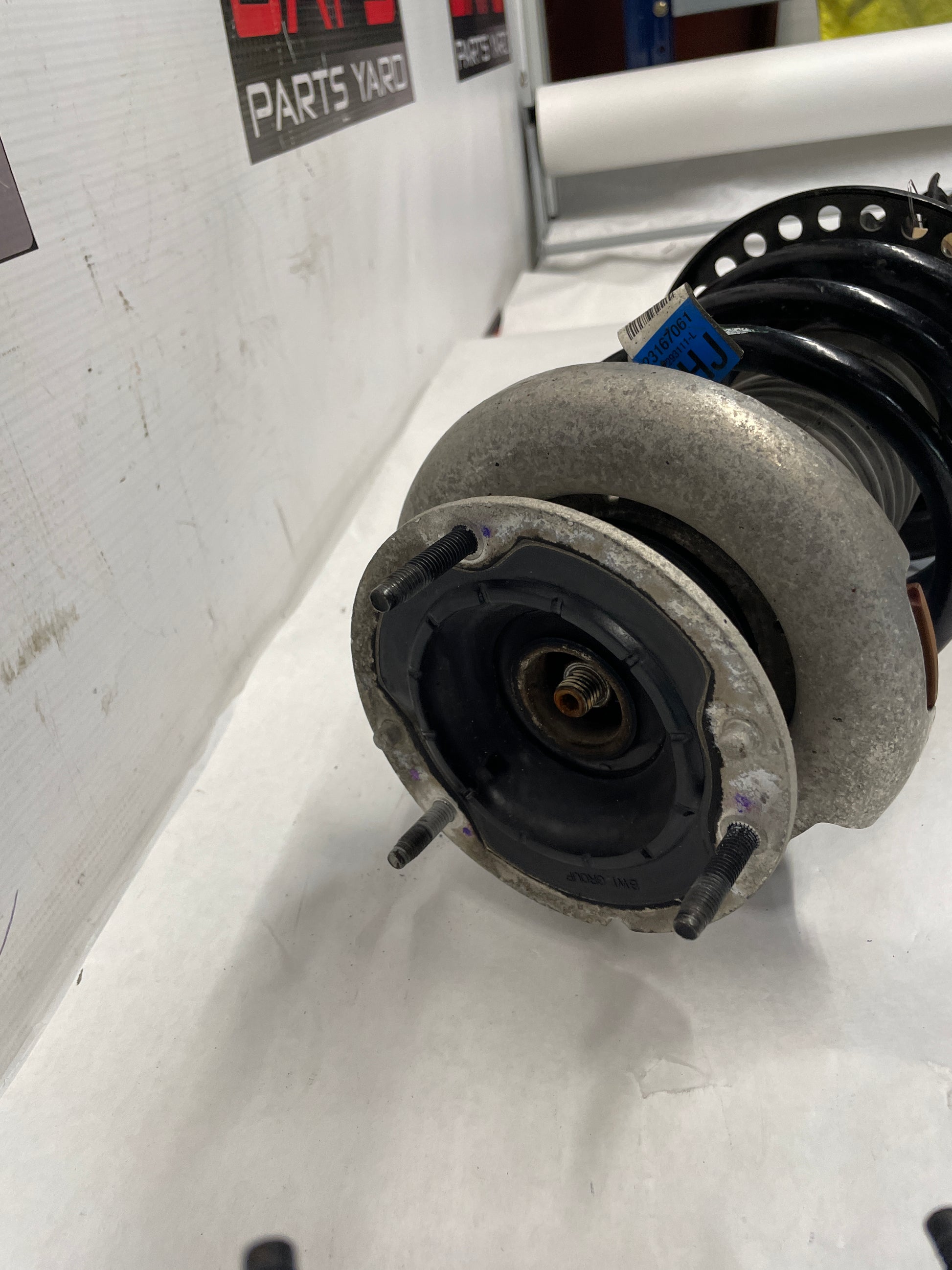 2016 Cadillac ATS-V Coupe Front Magnetic Ride Strut Assembly RH & LH OEM - Day's Parts Yard