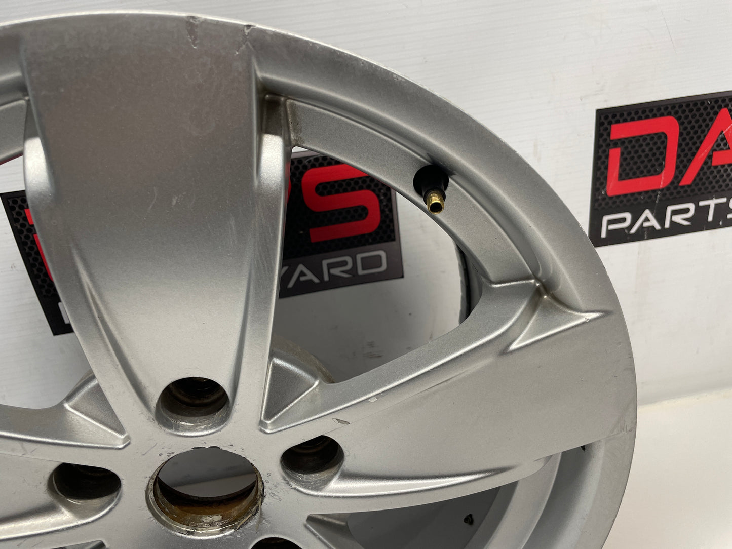 2004 Pontiac GTO Factory OEM Wheel 17X8 - Day's Parts Yard