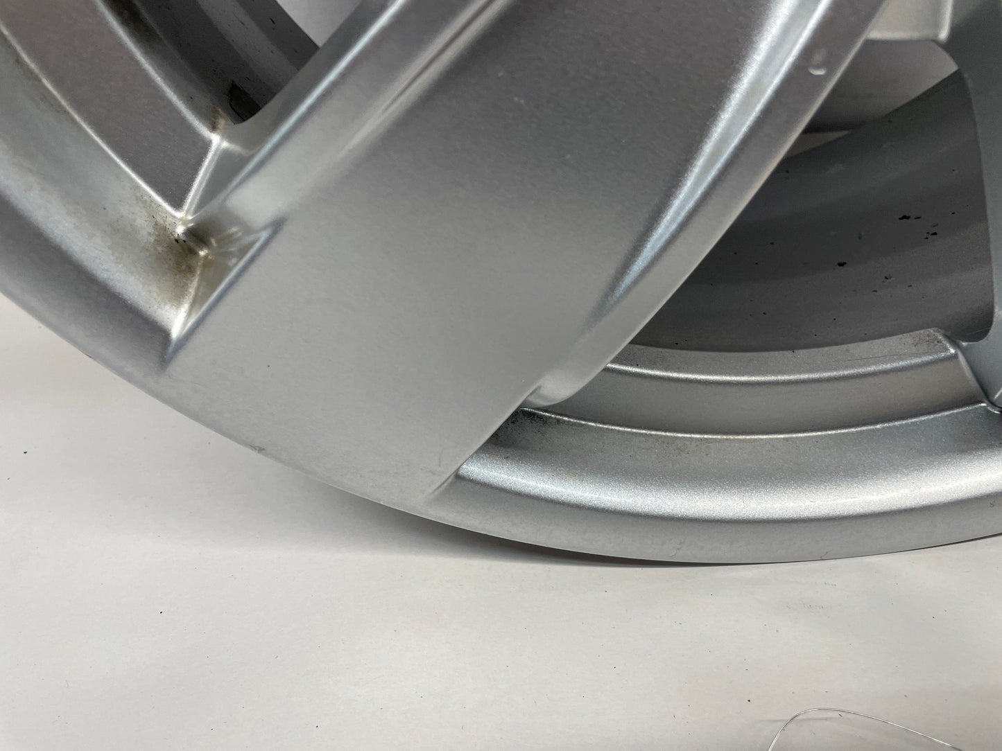 2004 Pontiac GTO Factory OEM Wheel 17X8 - Day's Parts Yard