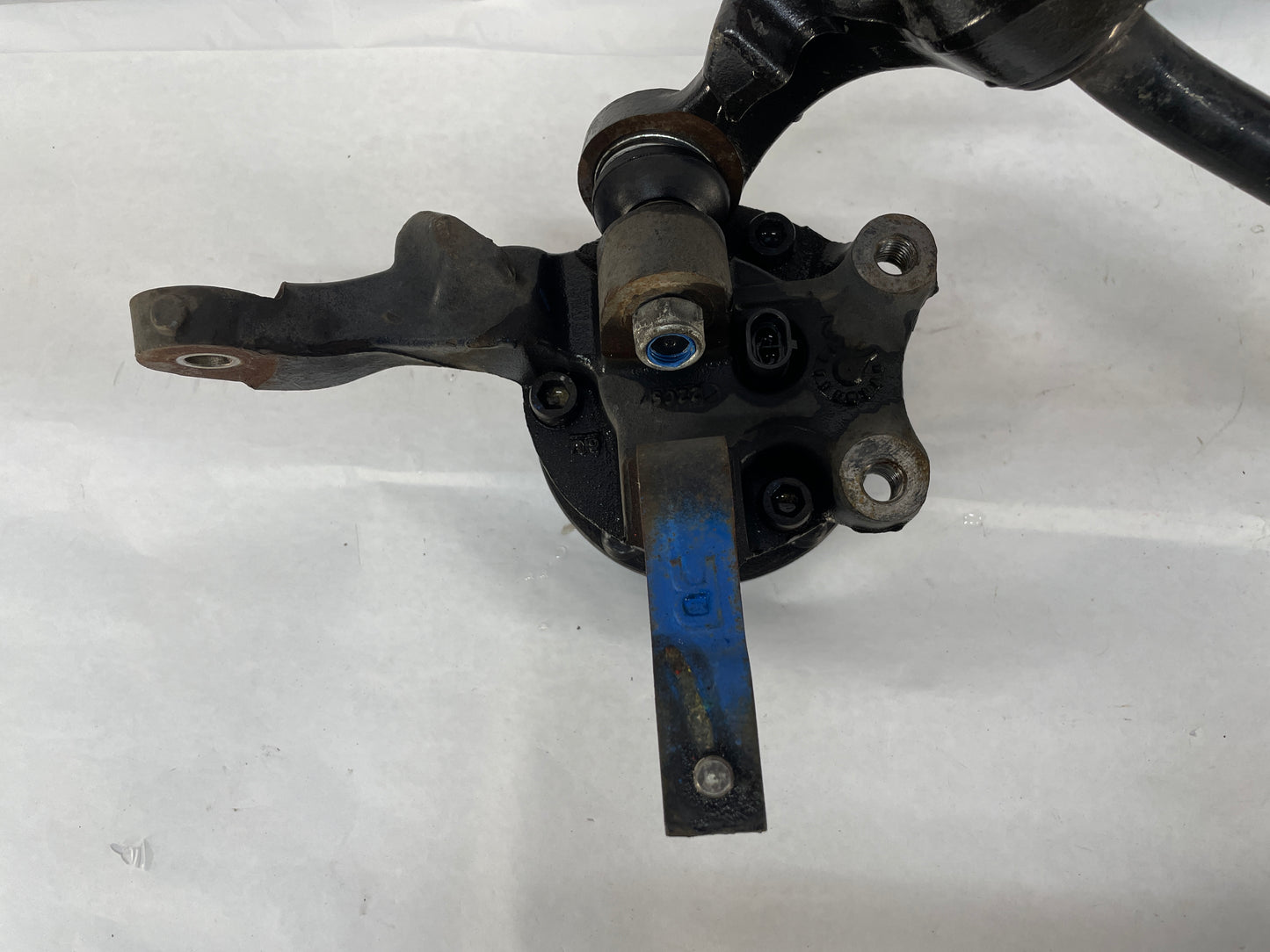 2005 Pontiac GTO RH Passenger Front Suspension Spindle Knuckle Hub Lower Control Arm OEM