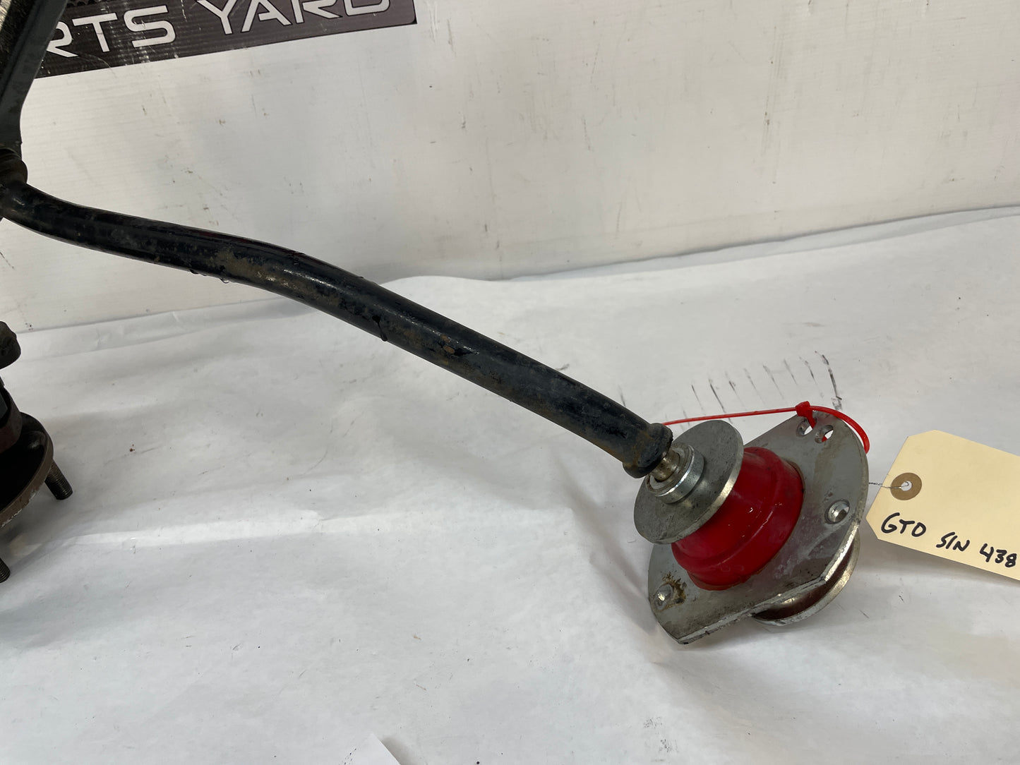 2005 Pontiac GTO RH Passenger Front Suspension Spindle Knuckle Hub Lower Control Arm OEM