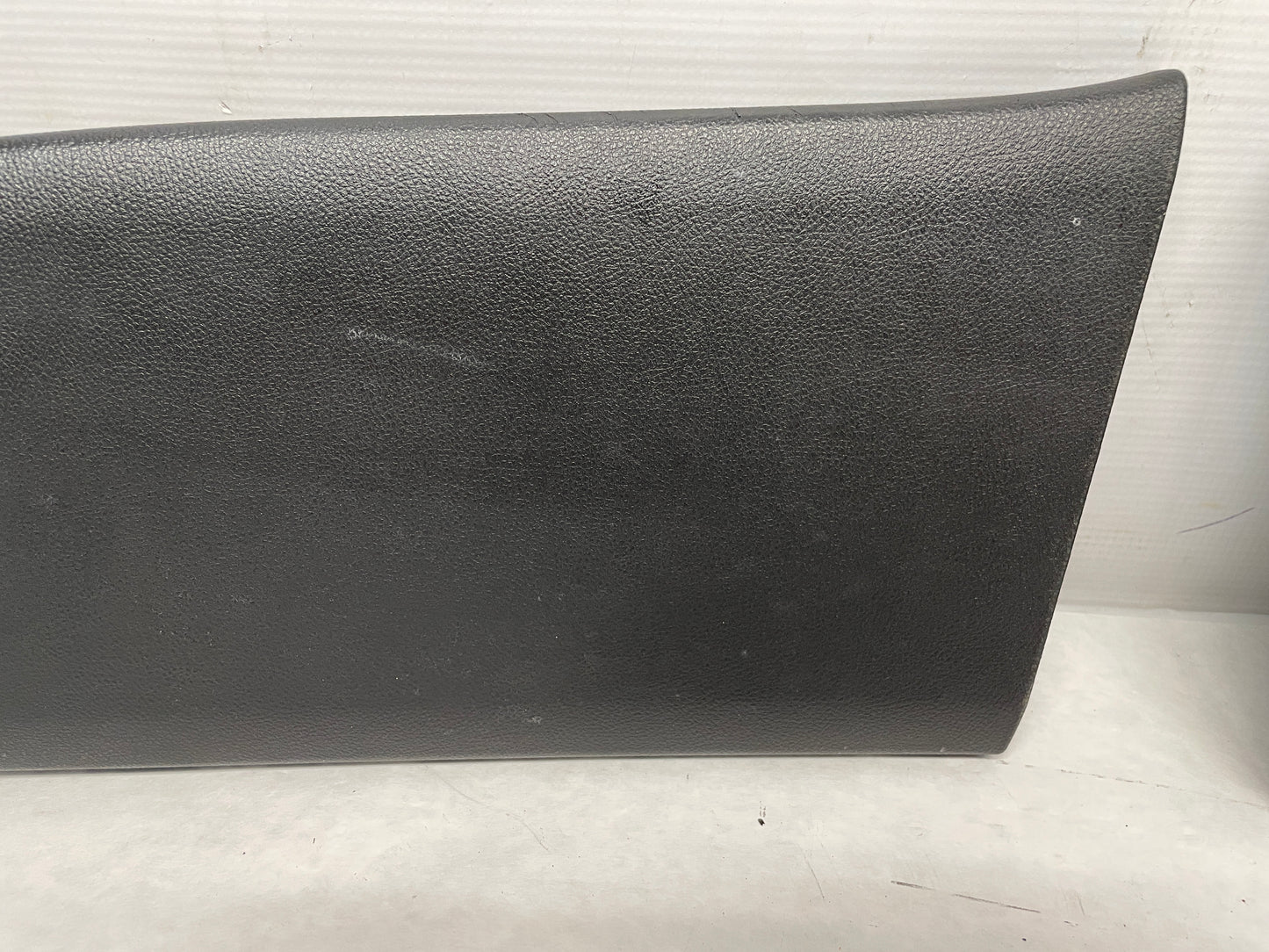 2014 Chevy SS Sedan RH & LH Interior B Pillar Center Trim Cover Molding Panel Trim OEM