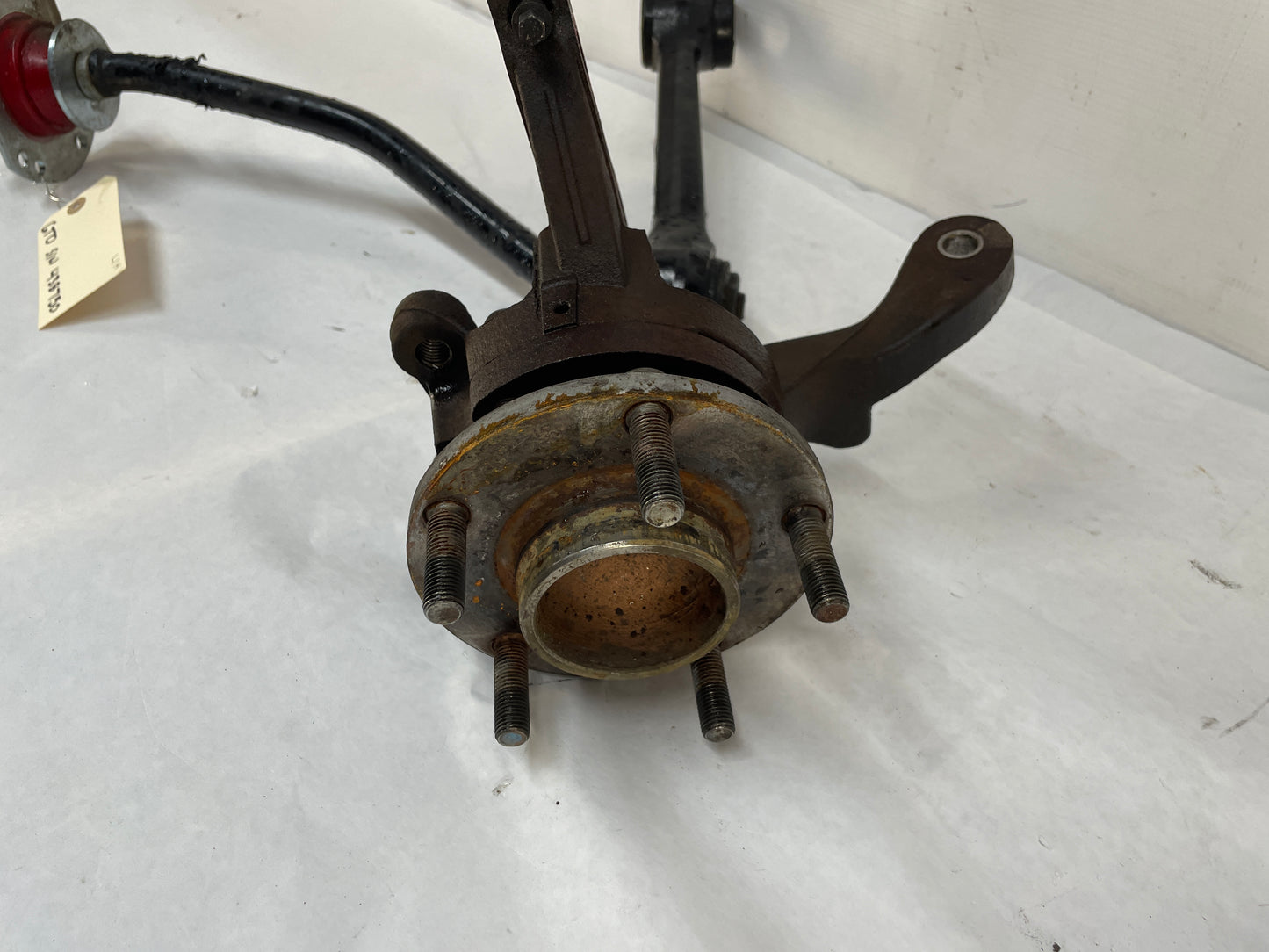 2005 Pontiac GTO LH Driver Front Suspension Spindle Knuckle Hub Lower Control Arm OEM