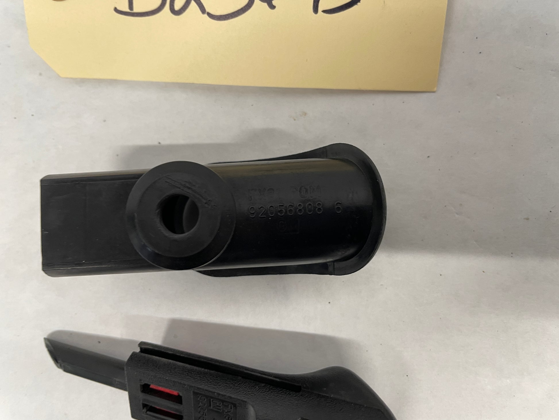 2005 Pontiac GTO Interior Door Lock Knob w/ Outer Trim OEM - Day's Parts Yard