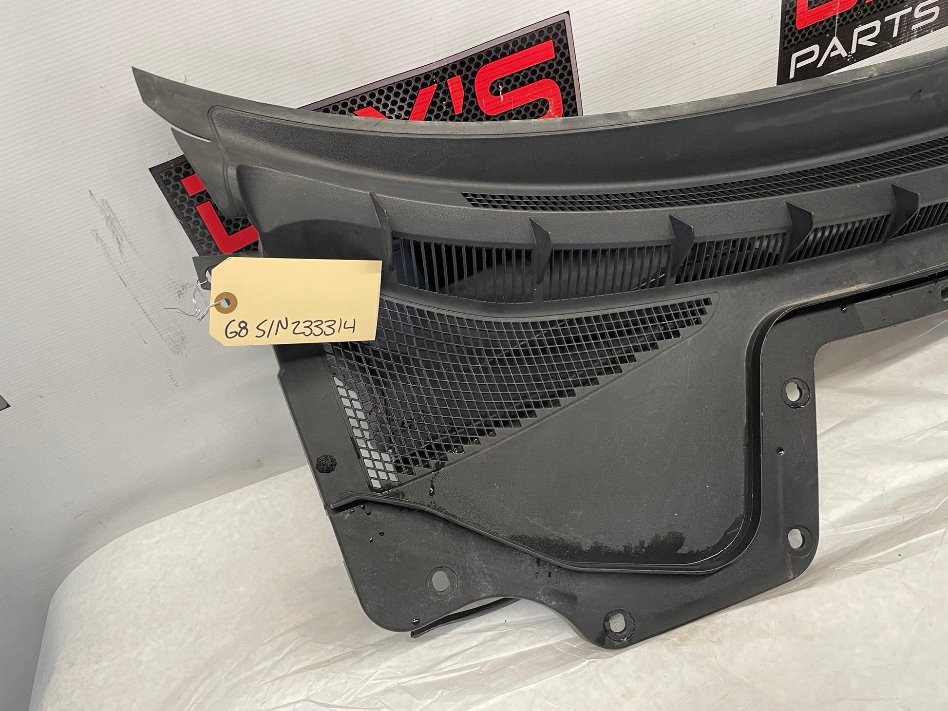 2009 Pontiac G8 Complete Windshield Wiper Cowl Grille Trim OEM - Day's Parts Yard