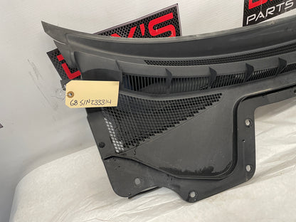 2009 Pontiac G8 Complete Windshield Wiper Cowl Grille Trim OEM - Day's Parts Yard