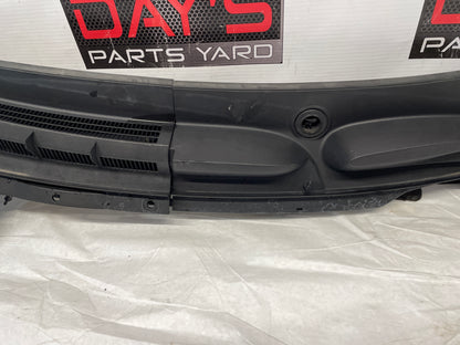 2009 Pontiac G8 Complete Windshield Wiper Cowl Grille Trim OEM - Day's Parts Yard