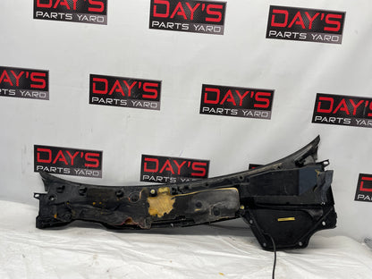 2009 Pontiac G8 Complete Windshield Wiper Cowl Grille Trim OEM - Day's Parts Yard