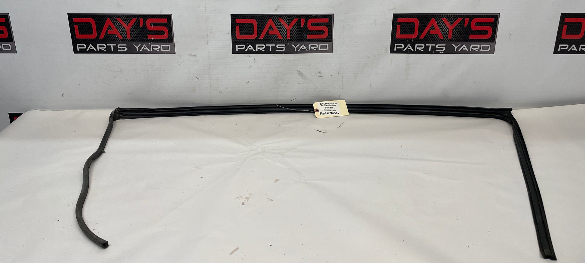 2004 Pontiac GTO LH Driver Door Weather Strip Seal OEM - Day's Parts Yard