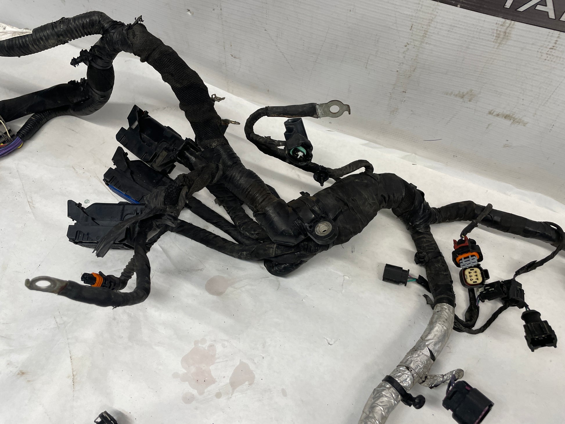 2016 Cadillac ATS-V Coupe Engine Motor Auto Transmission Wire Wiring Harness OEM - Day's Parts Yard