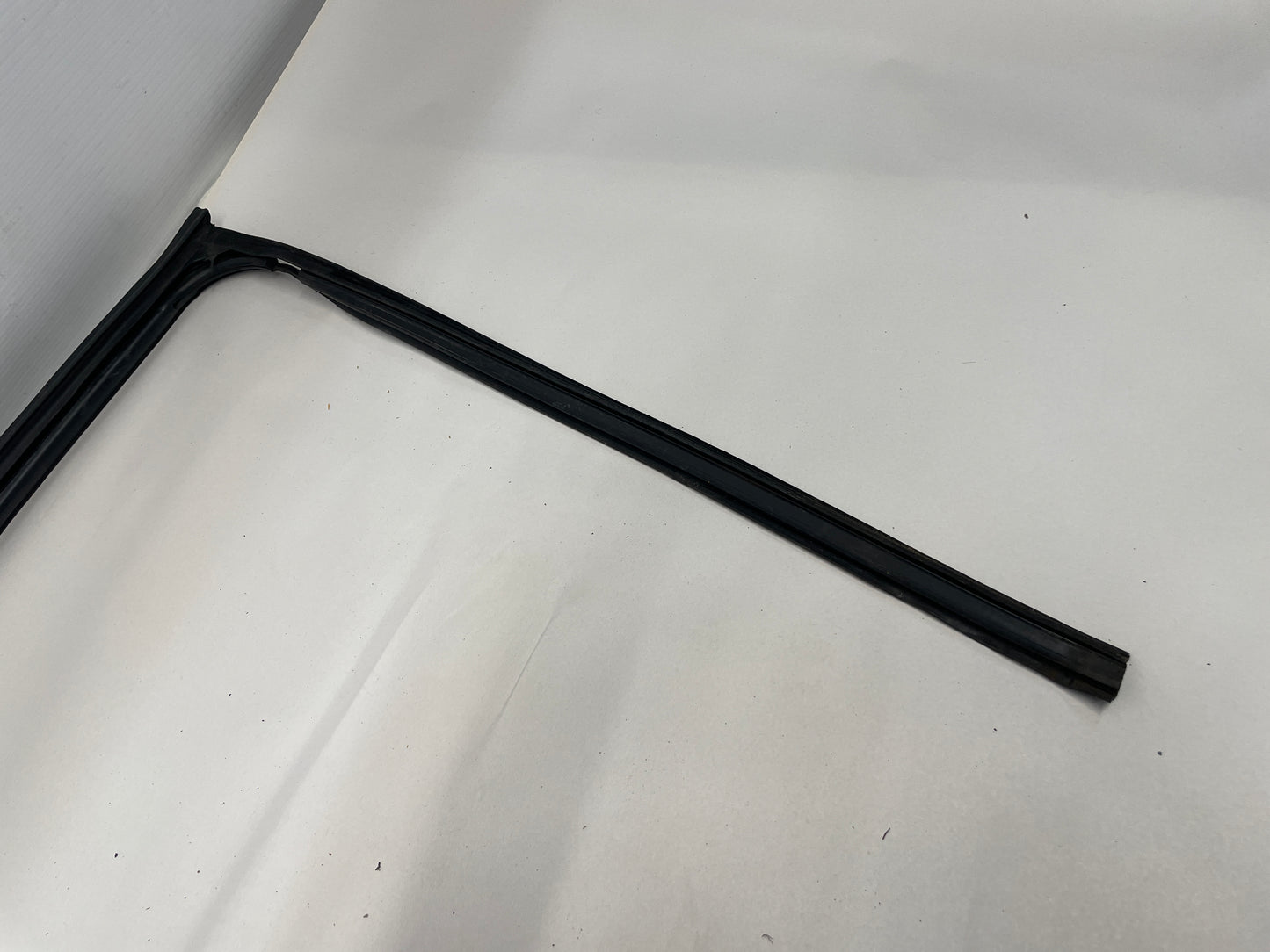 2004 Pontiac GTO LH Driver Door Weather Strip Seal OEM - Day's Parts Yard