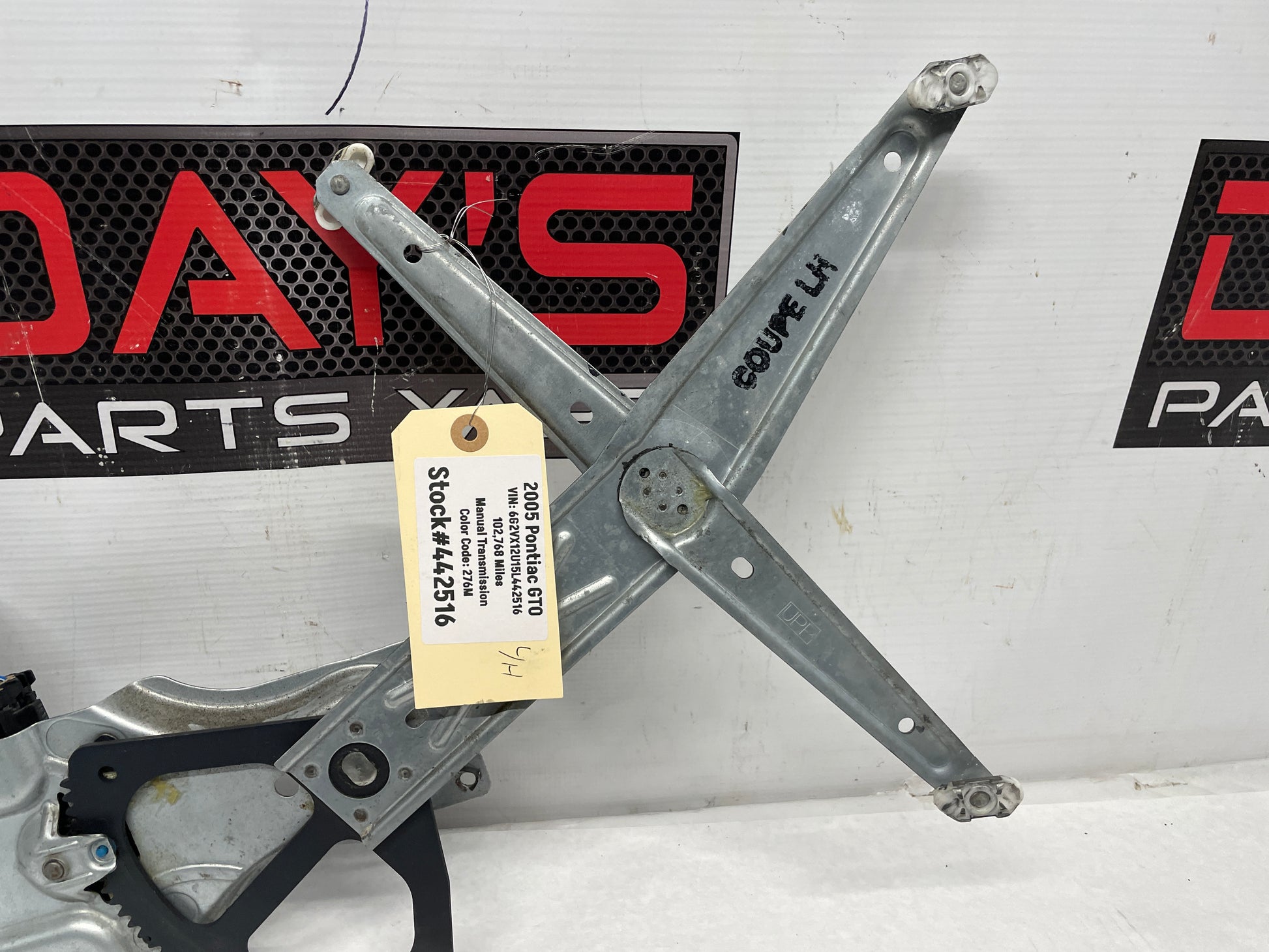 2005 Pontiac GTO LH Driver Front Window Regulator Motor OEM - Day's Parts Yard