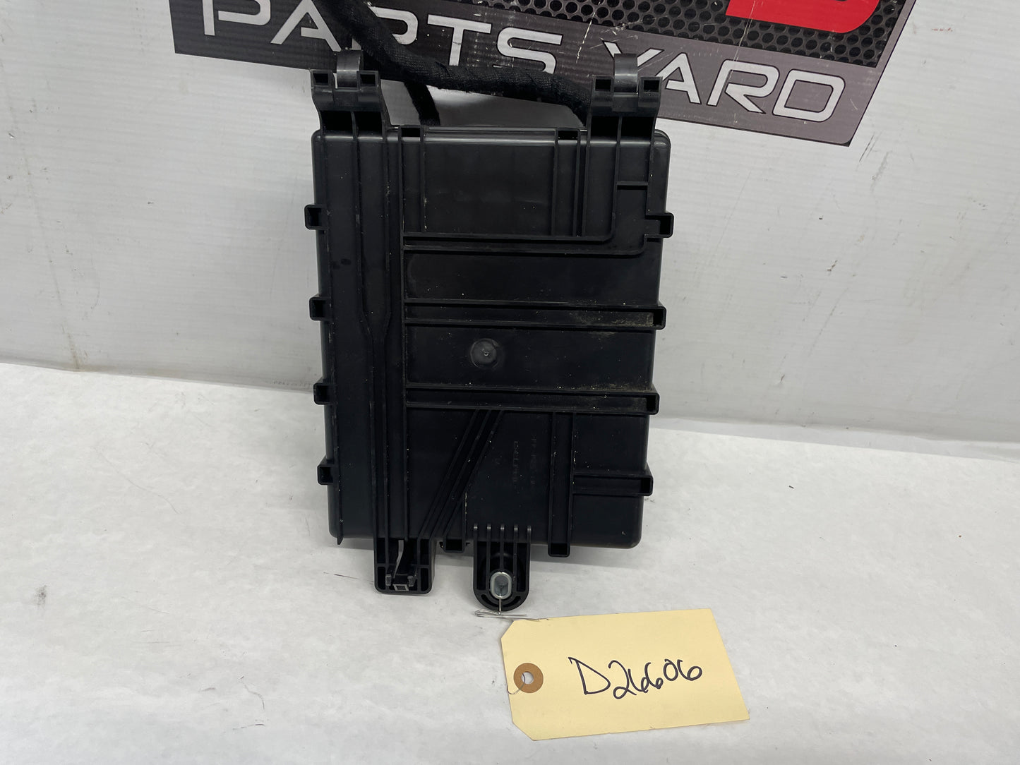 2014 Chevy SS Sedan Rear Fuse Relay Wiring Harness Junction Box Block OEM