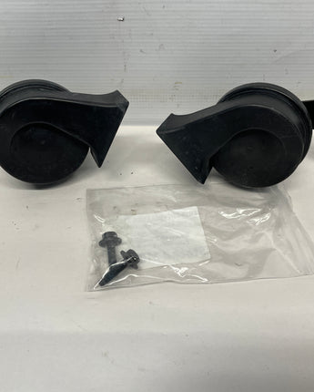 2015 Chevy SS Sedan High & Low Horns w/ Brackets OEM