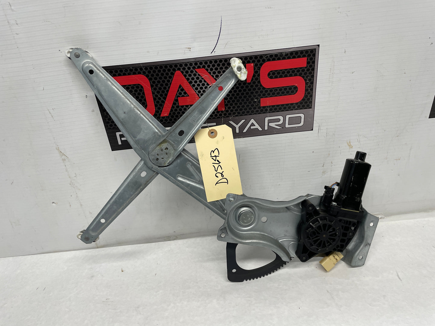 2005 Pontiac GTO LH Driver Front Window Regulator Motor OEM - Day's Parts Yard