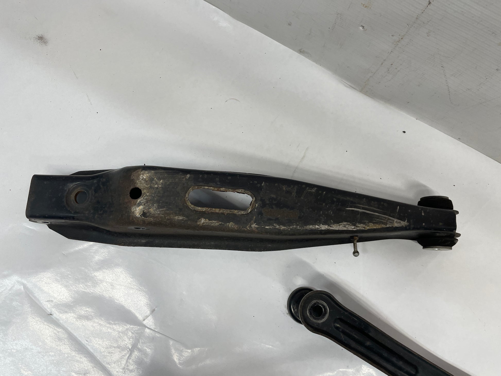 2016 Chevy SS Sedan LH Driver Rear Suspension Control Trailing Arms Links Set OEM - Day's Parts Yard