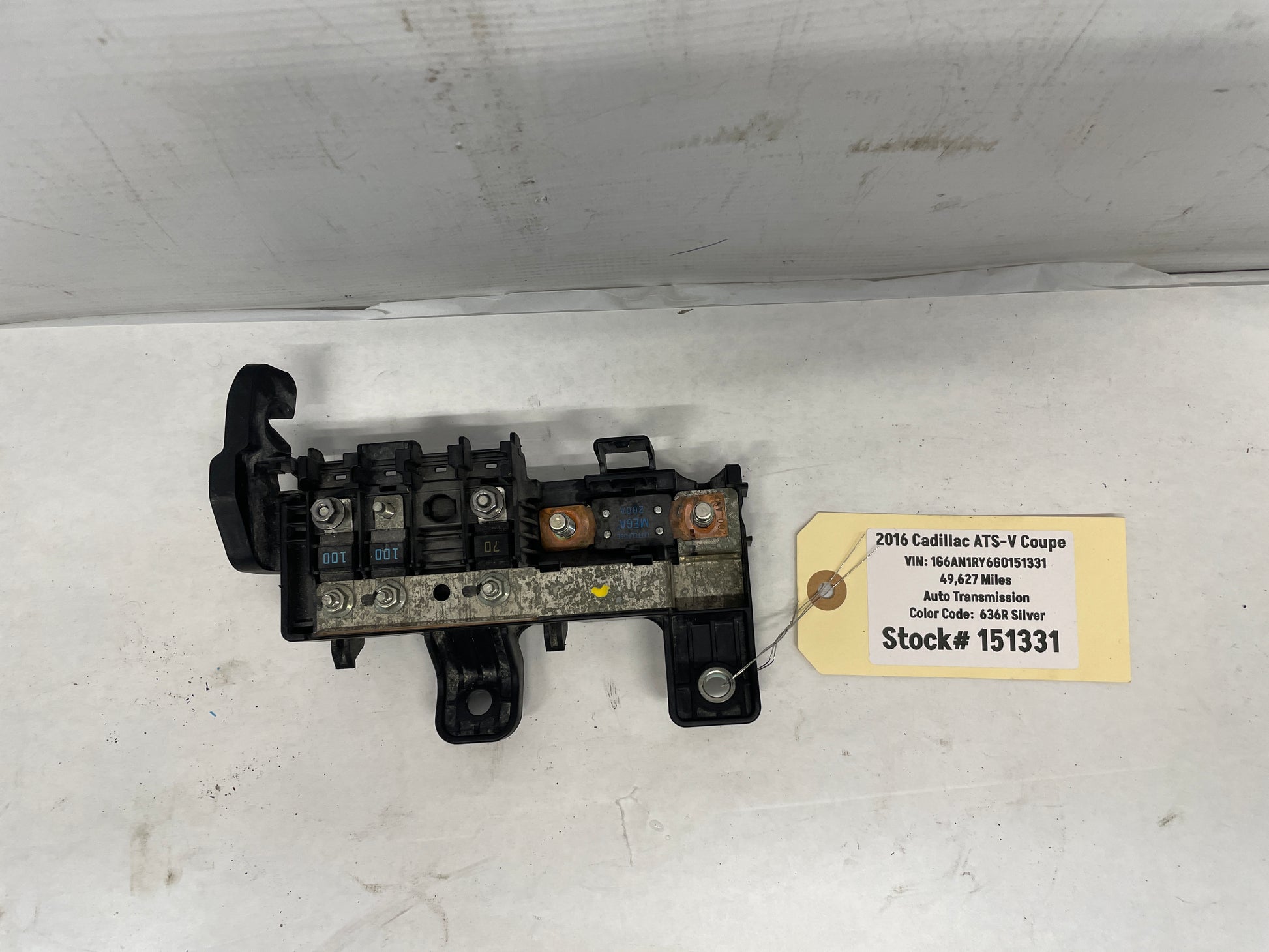 2016 Cadillac ATS-V Coupe Battery Distribution Engine Compartment Fuse Block OEM - Day's Parts Yard