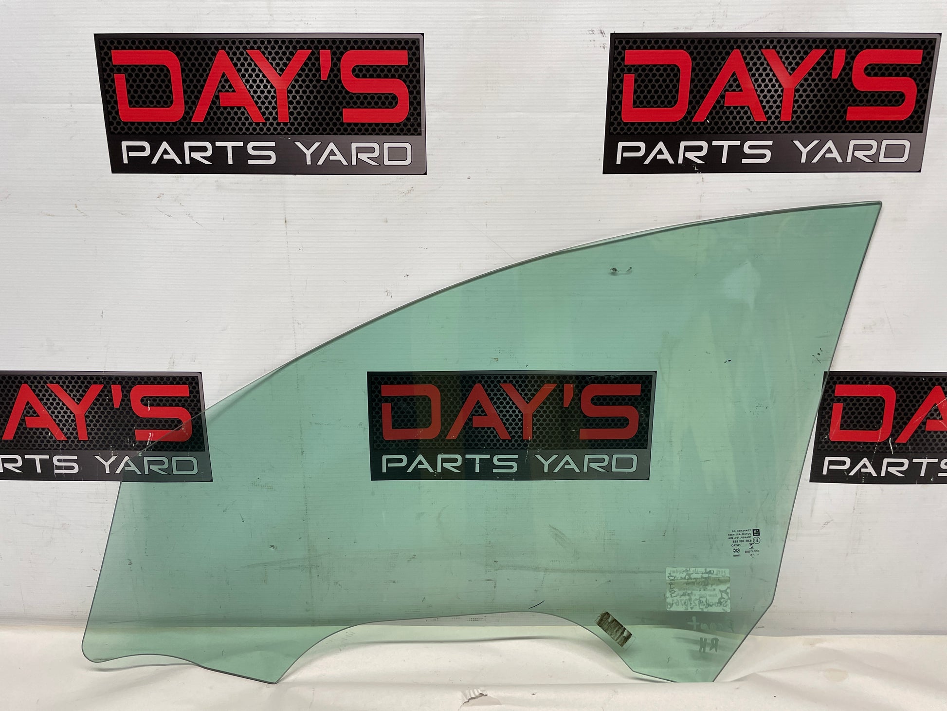 2016 Chevy SS Sedan RH Passenger Front Door Window Glass OEM - Day's Parts Yard