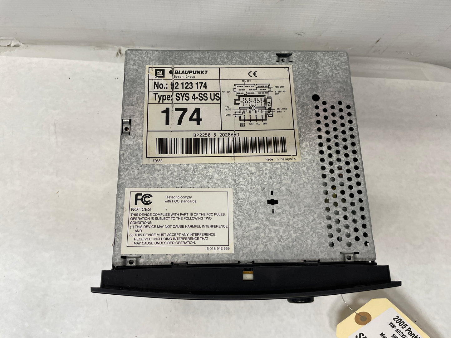 2005 Pontiac GTO Blaupunkt Radio Stereo 6 Disk CD Changer OEM - Day's Parts Yard