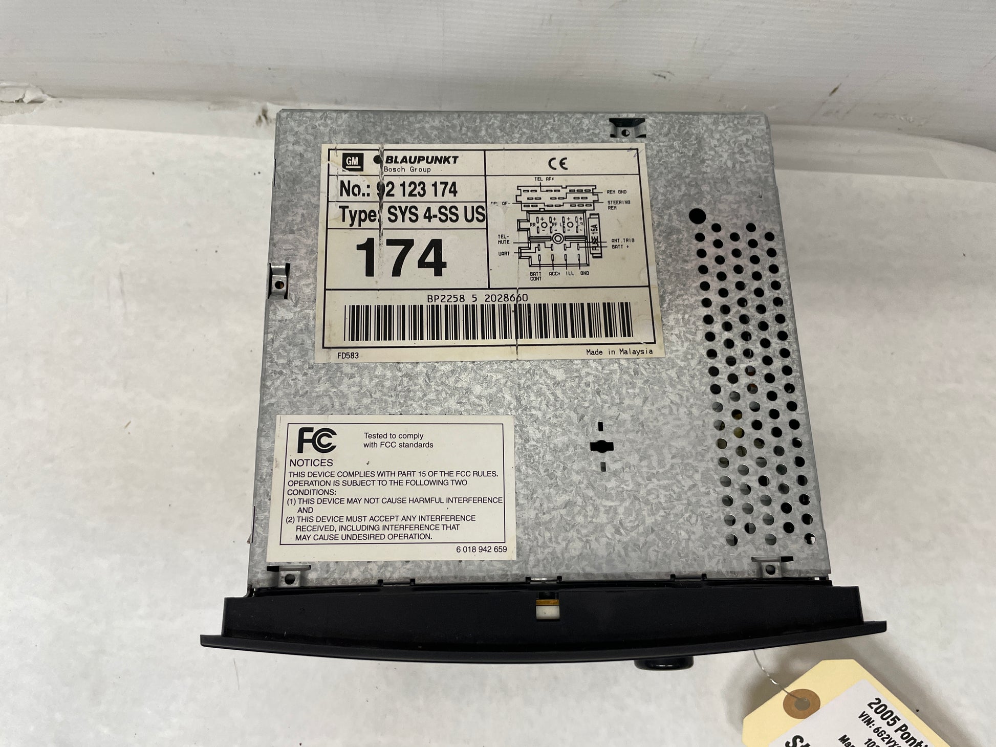 2005 Pontiac GTO Blaupunkt Radio Stereo 6 Disk CD Changer OEM - Day's Parts Yard