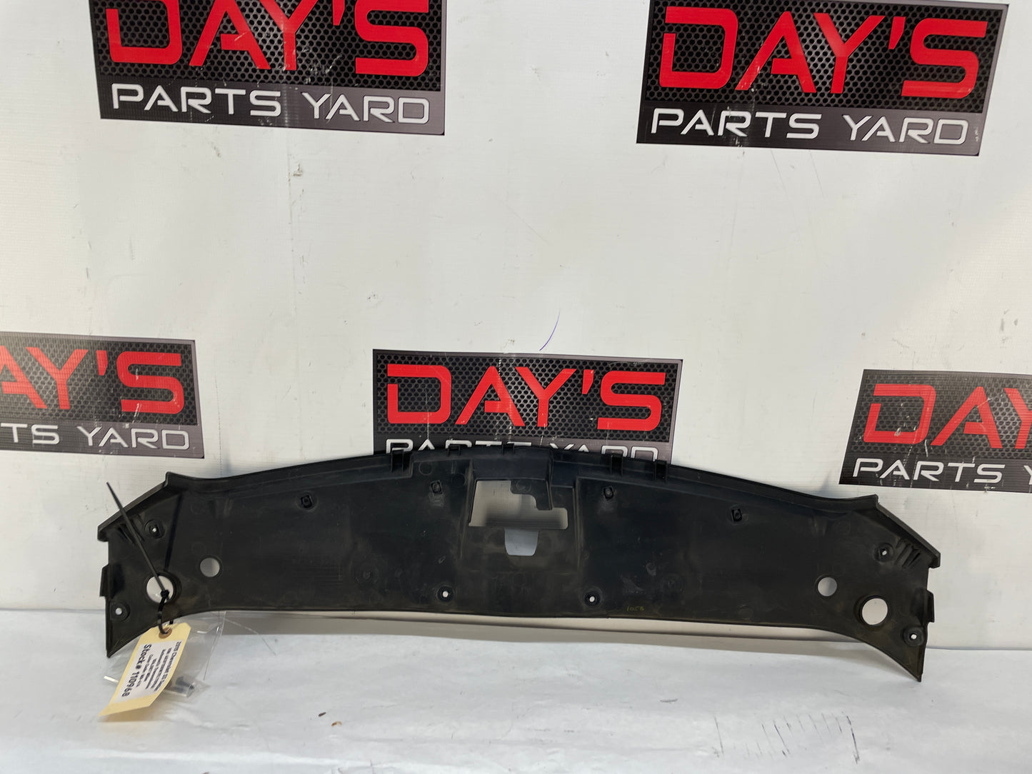 2015 Chevy SS Sedan Radiator Grille Cover Sight Shield OEM