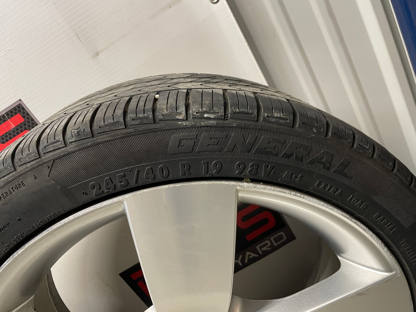 2009 Pontiac G8 GT Factory 19x8 OEM Wheels & Tires