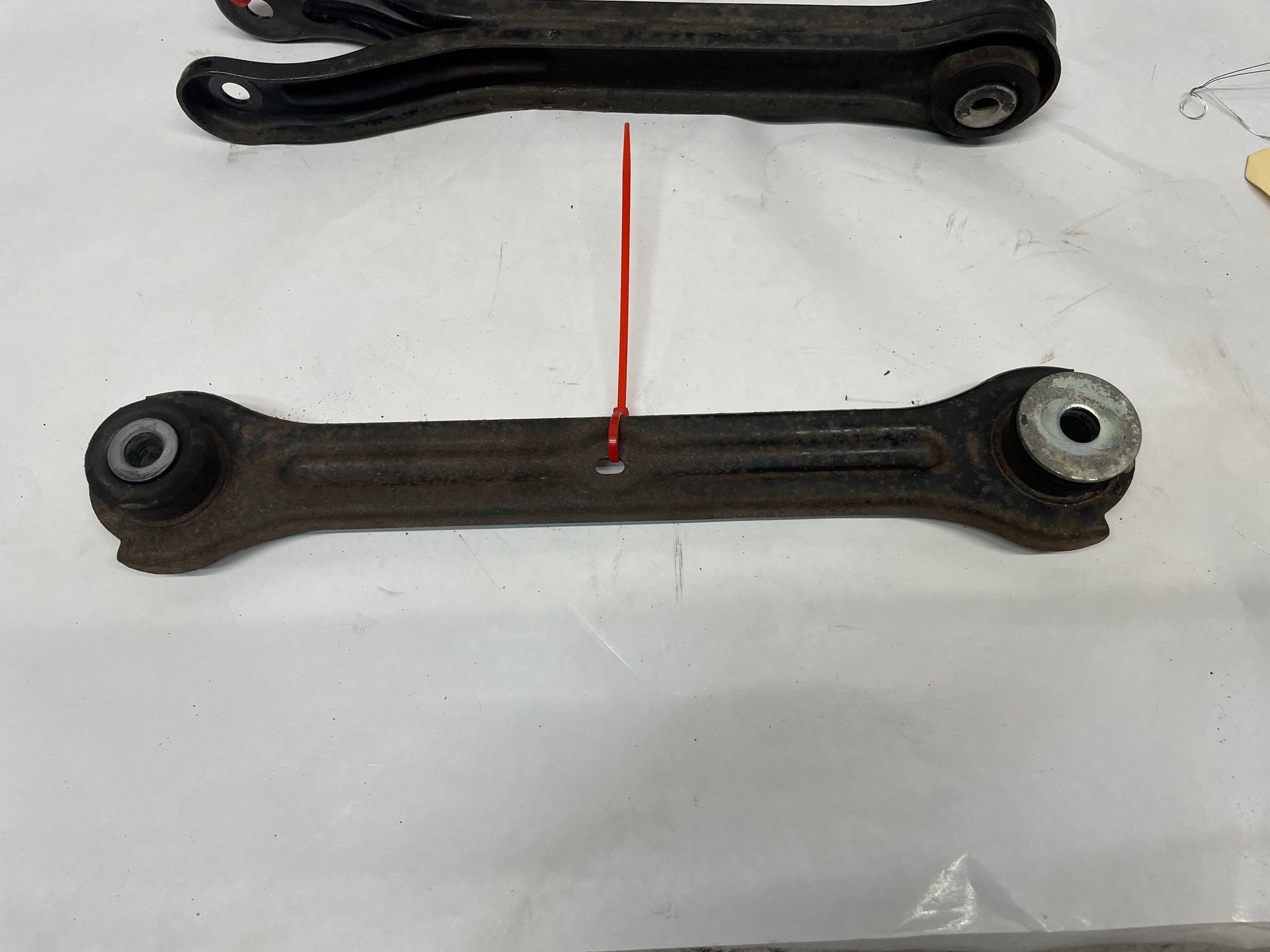 2016 Chevy SS Sedan RH Passenger Rear Suspension Control Trailing Arm Set OEM - Day's Parts Yard
