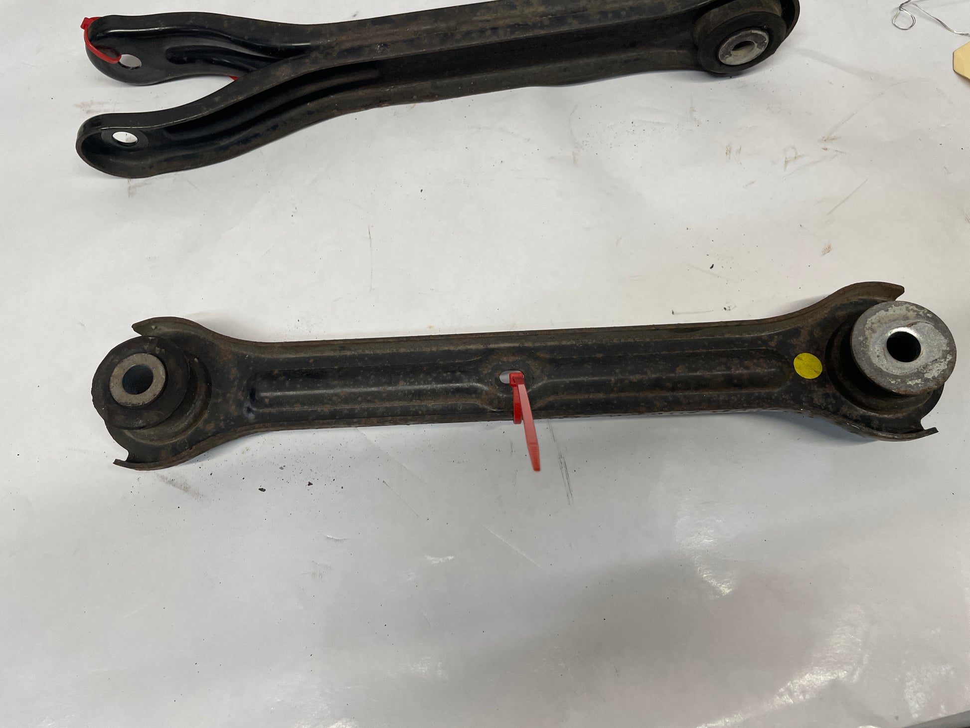 2016 Chevy SS Sedan RH Passenger Rear Suspension Control Trailing Arm Set OEM - Day's Parts Yard