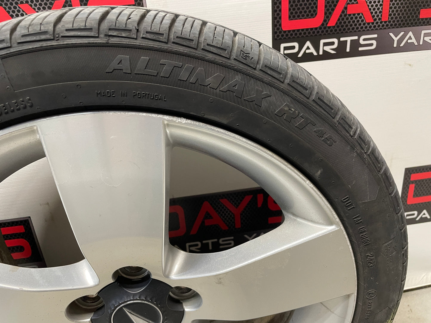 2009 Pontiac G8 GT Factory 19x8 OEM Wheels & Tires