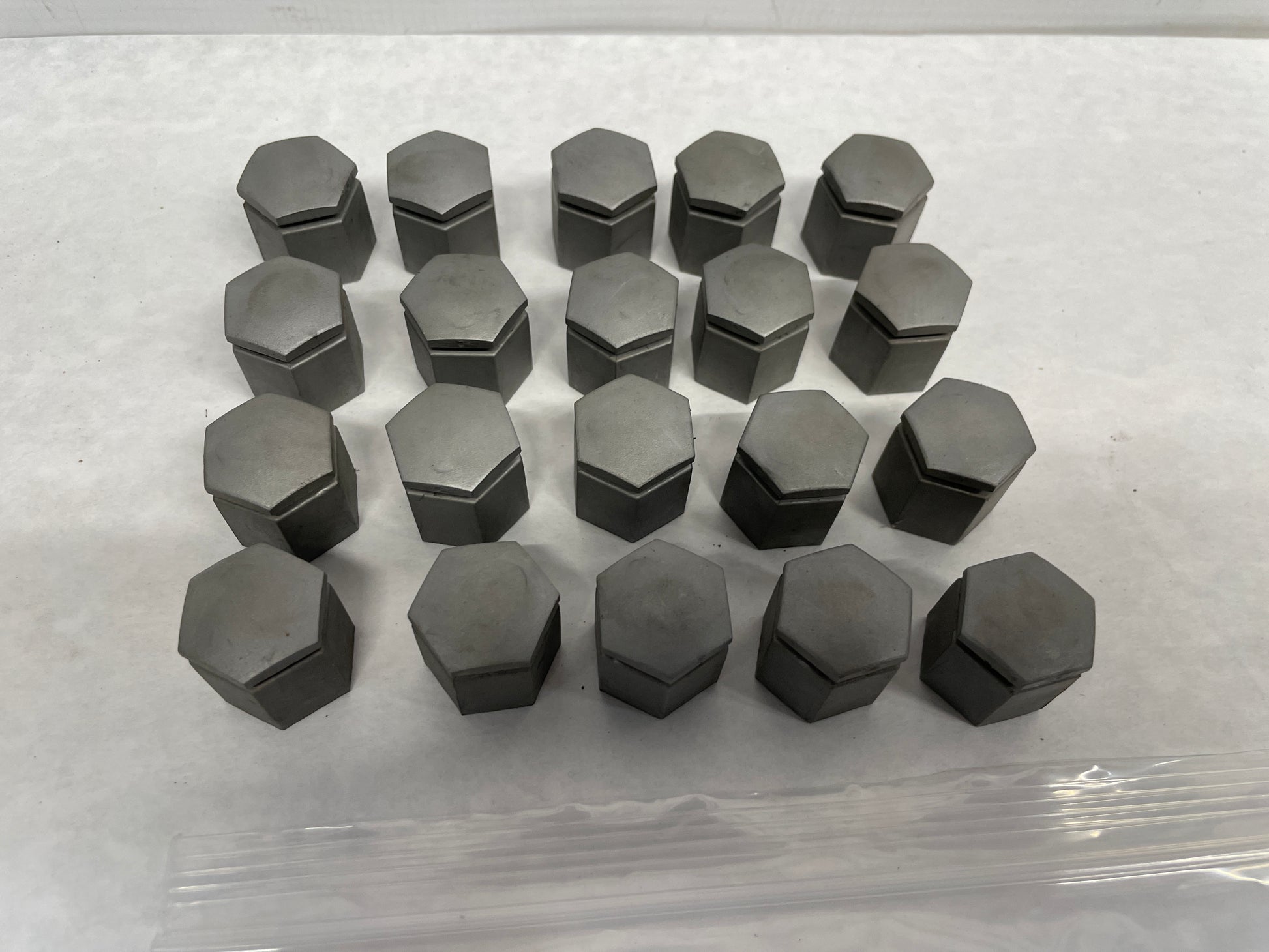2005 Pontiac GTO Lug Nut Covers Set 20 OEM - Day's Parts Yard