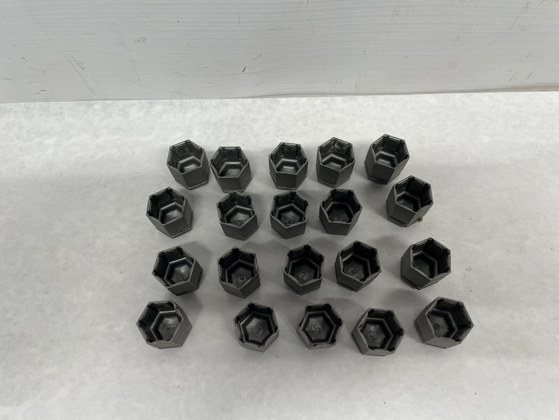 2005 Pontiac GTO Lug Nut Covers Set 20 OEM - Day's Parts Yard