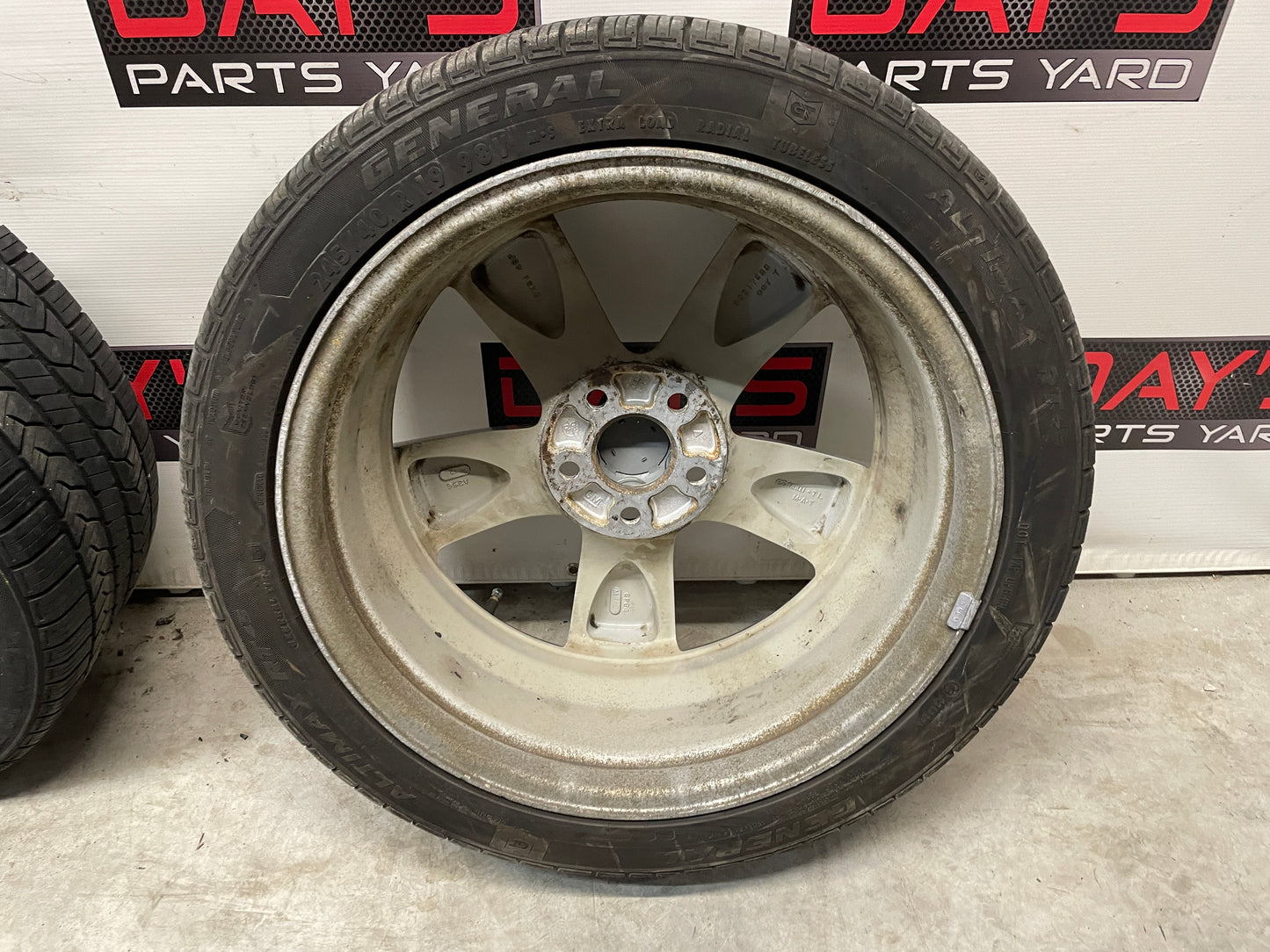 2009 Pontiac G8 GT Factory 19x8 OEM Wheels & Tires