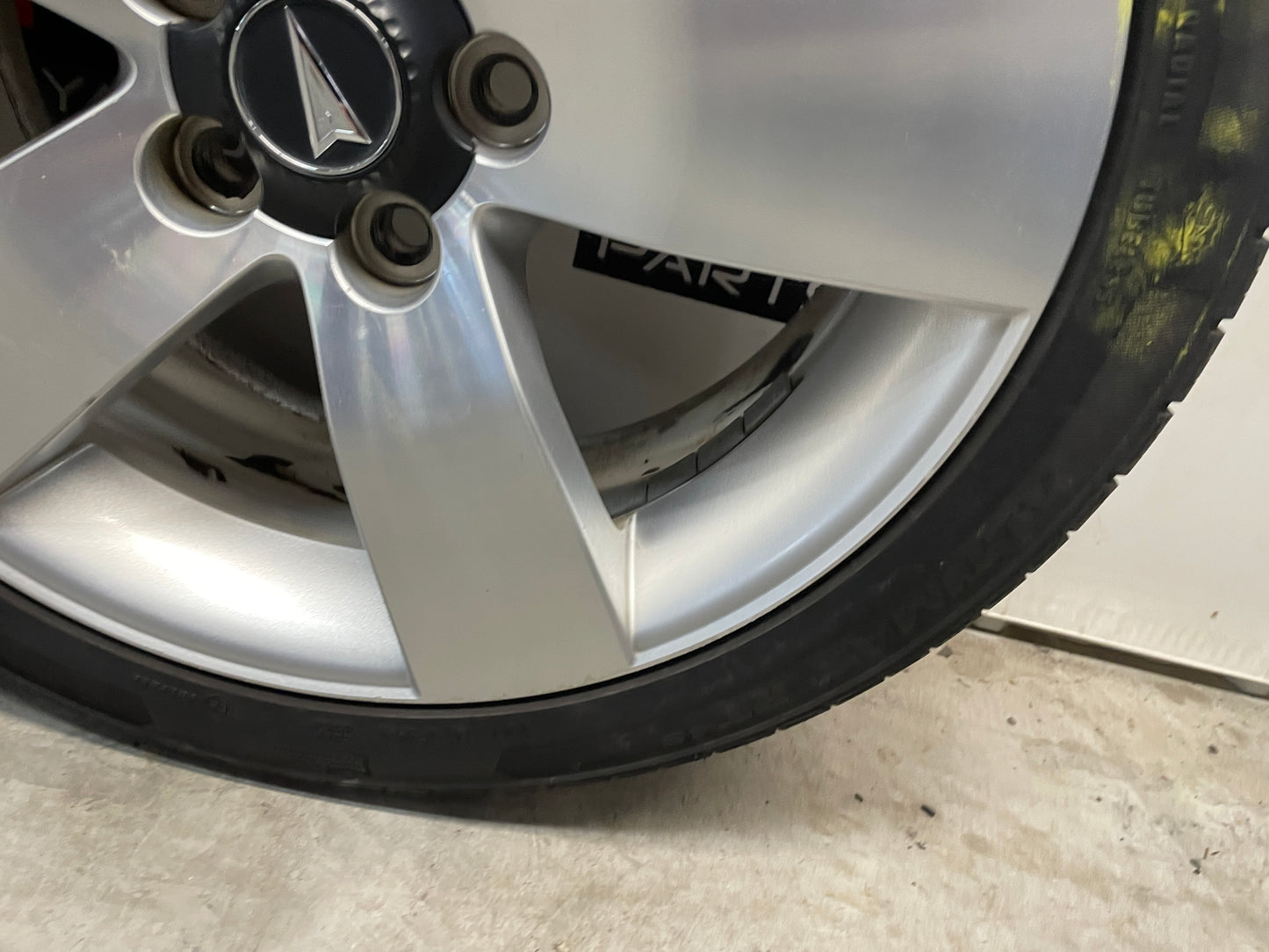 2009 Pontiac G8 GT Factory 19x8 OEM Wheels & Tires