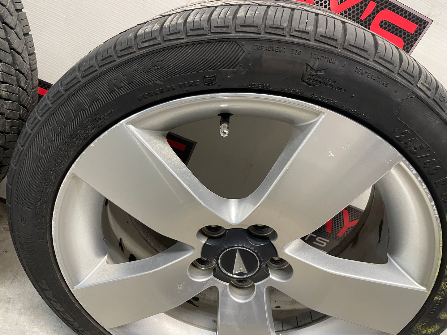 2009 Pontiac G8 GT Factory 19x8 OEM Wheels & Tires