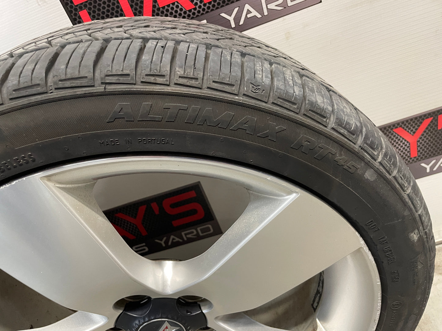 2009 Pontiac G8 GT Factory 19x8 OEM Wheels & Tires