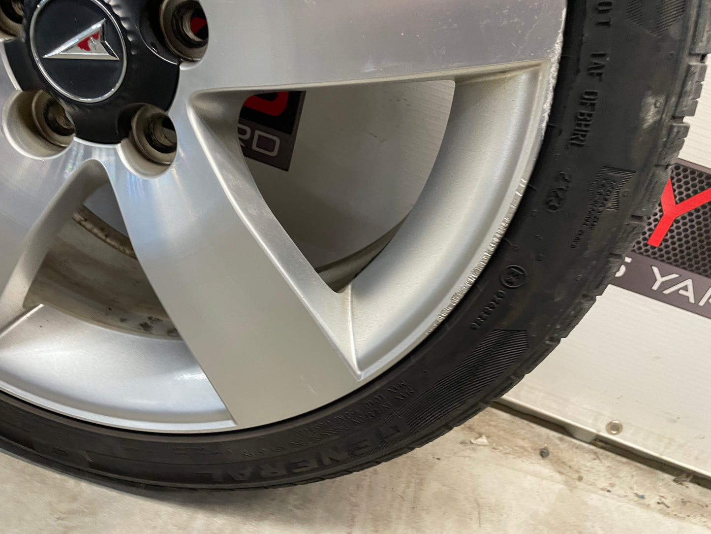 2009 Pontiac G8 GT Factory 19x8 OEM Wheels & Tires