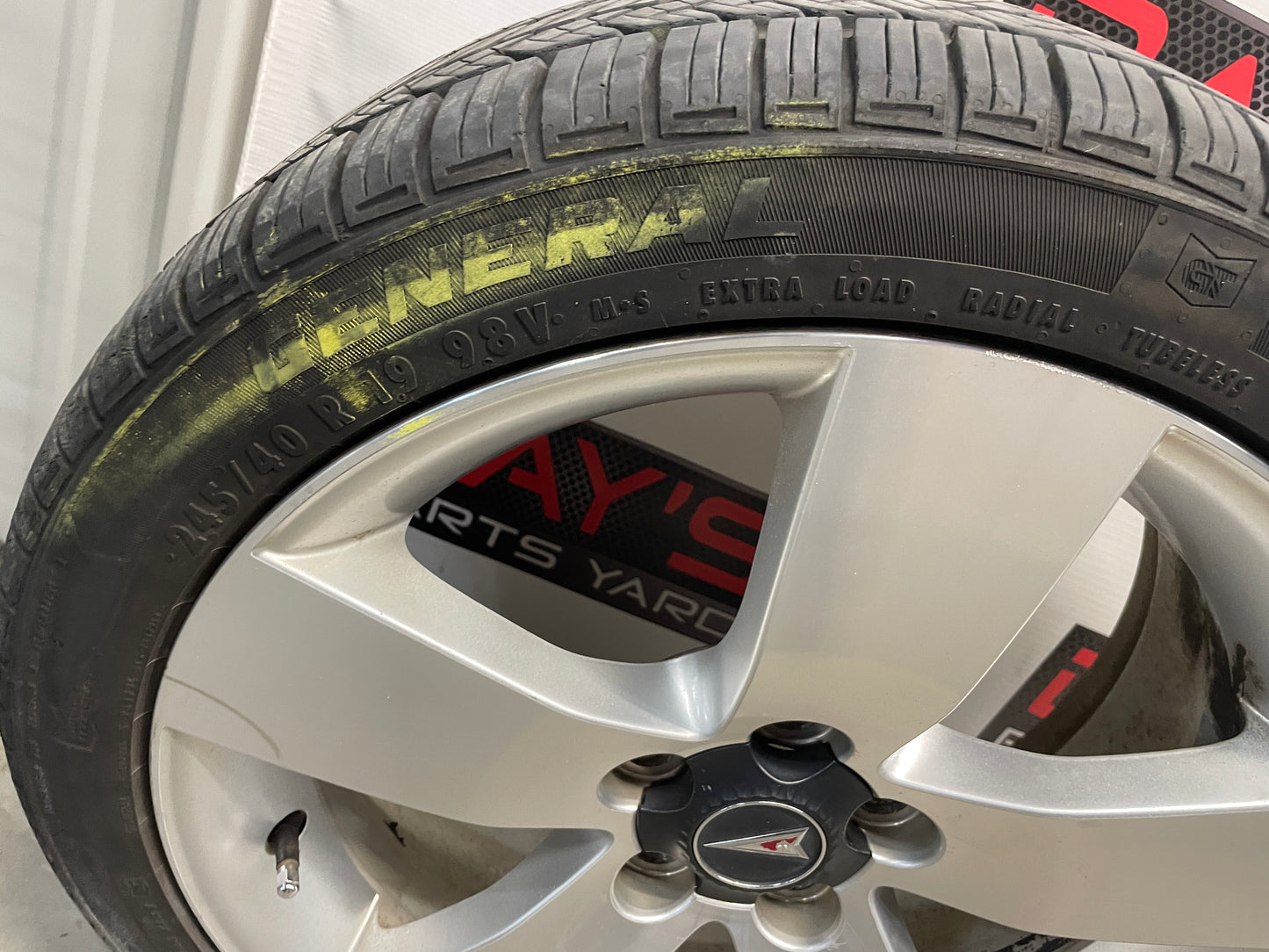 2009 Pontiac G8 GT Factory 19x8 OEM Wheels & Tires