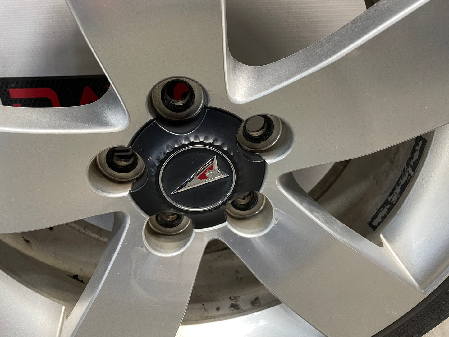 2009 Pontiac G8 GT Factory 19x8 OEM Wheels & Tires