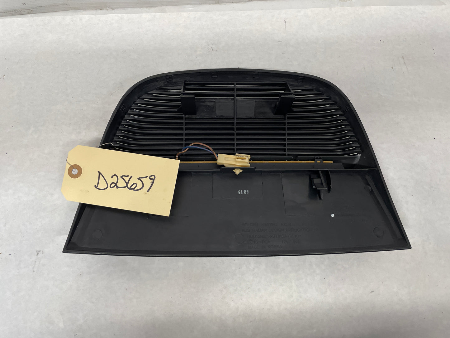 2005 Pontiac GTO 3rd Third Brake Taillight Light Lamp High Mount OEM - Day's Parts Yard