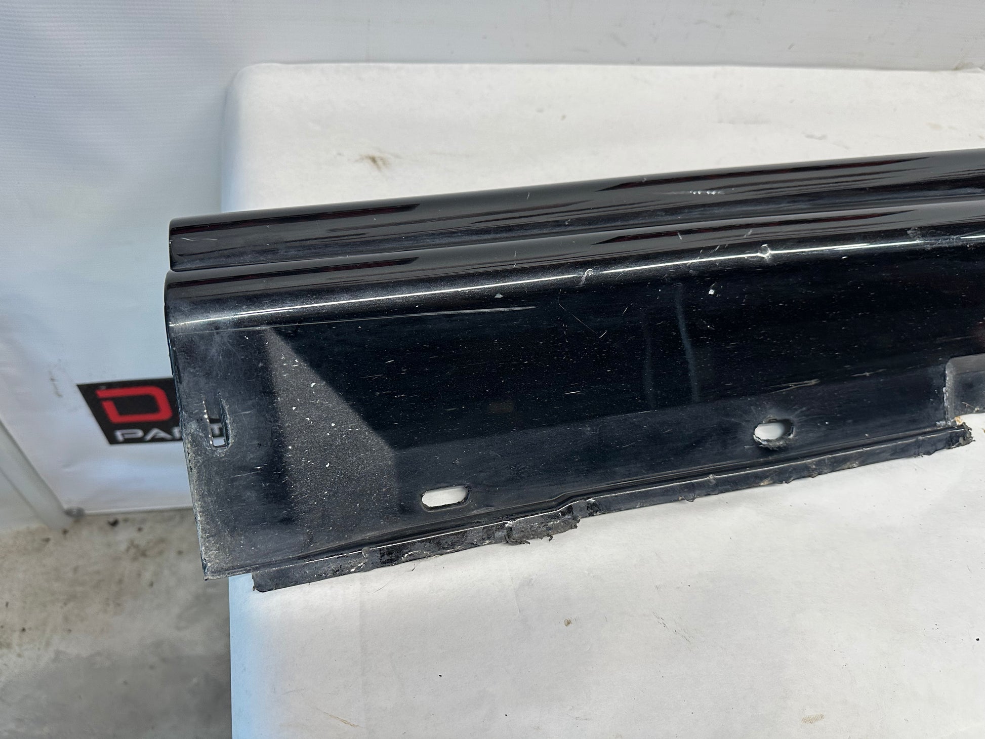 2006 Pontiac GTO RH Passenger Rocker Molding Side Skirt Trim Panel OEM - Day's Parts Yard