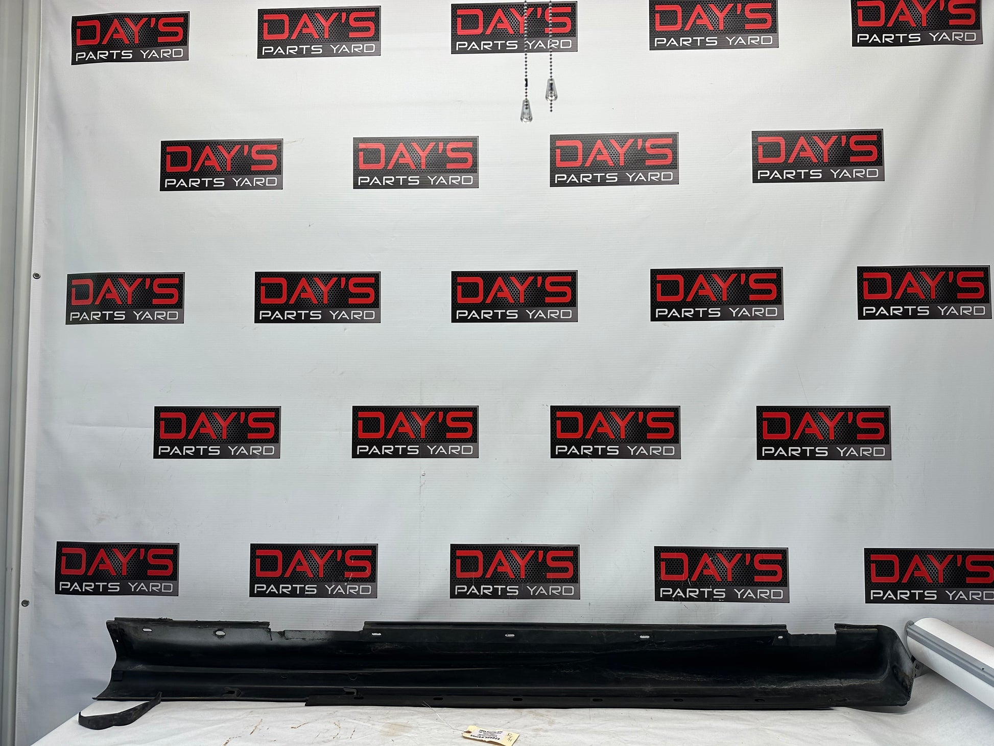 2006 Pontiac GTO RH Passenger Rocker Molding Side Skirt Trim Panel OEM - Day's Parts Yard