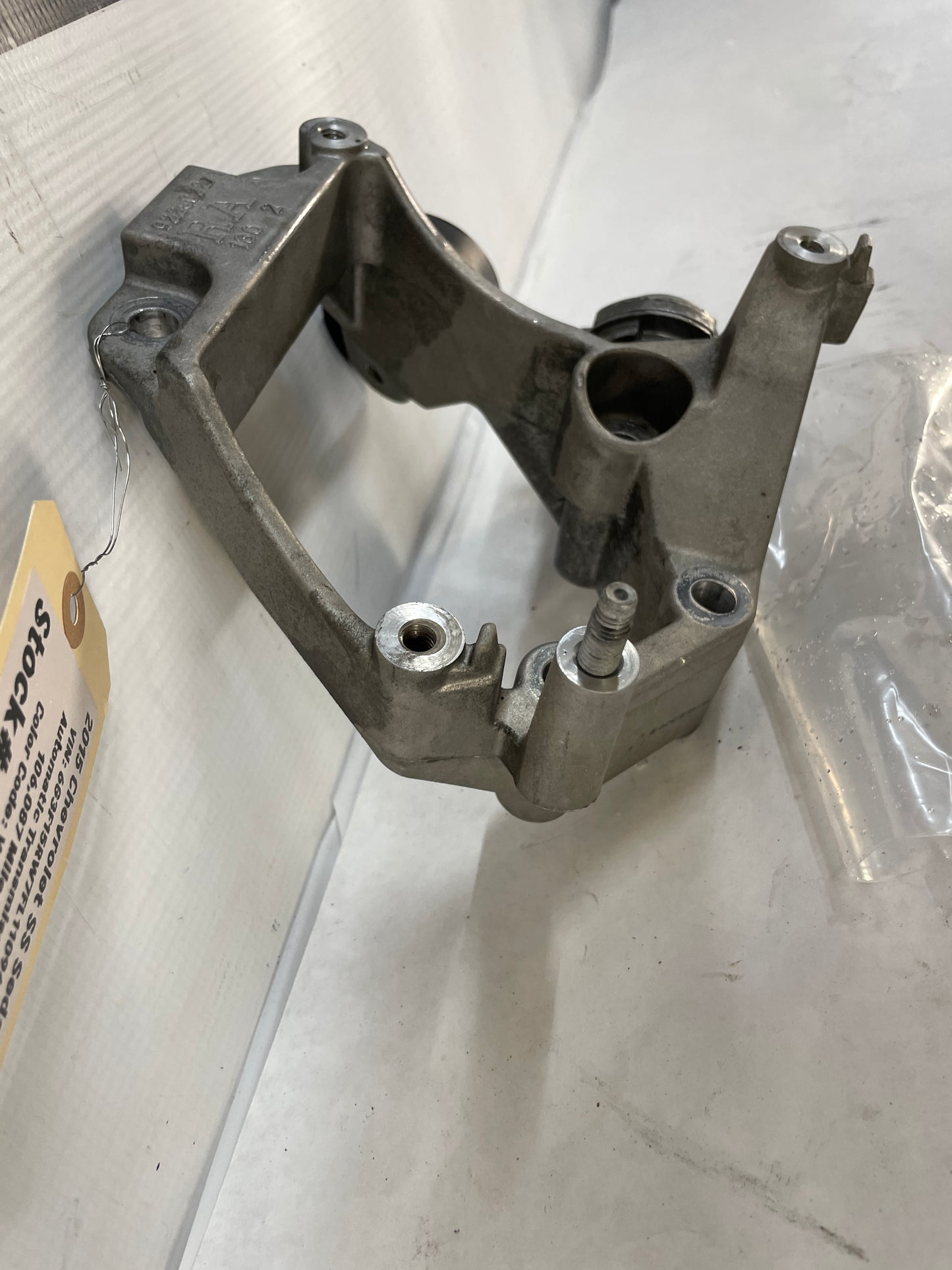 2015 Chevy SS Sedan AC A/C Air Conditioner Compressor Bracket w/ Hardware OEM