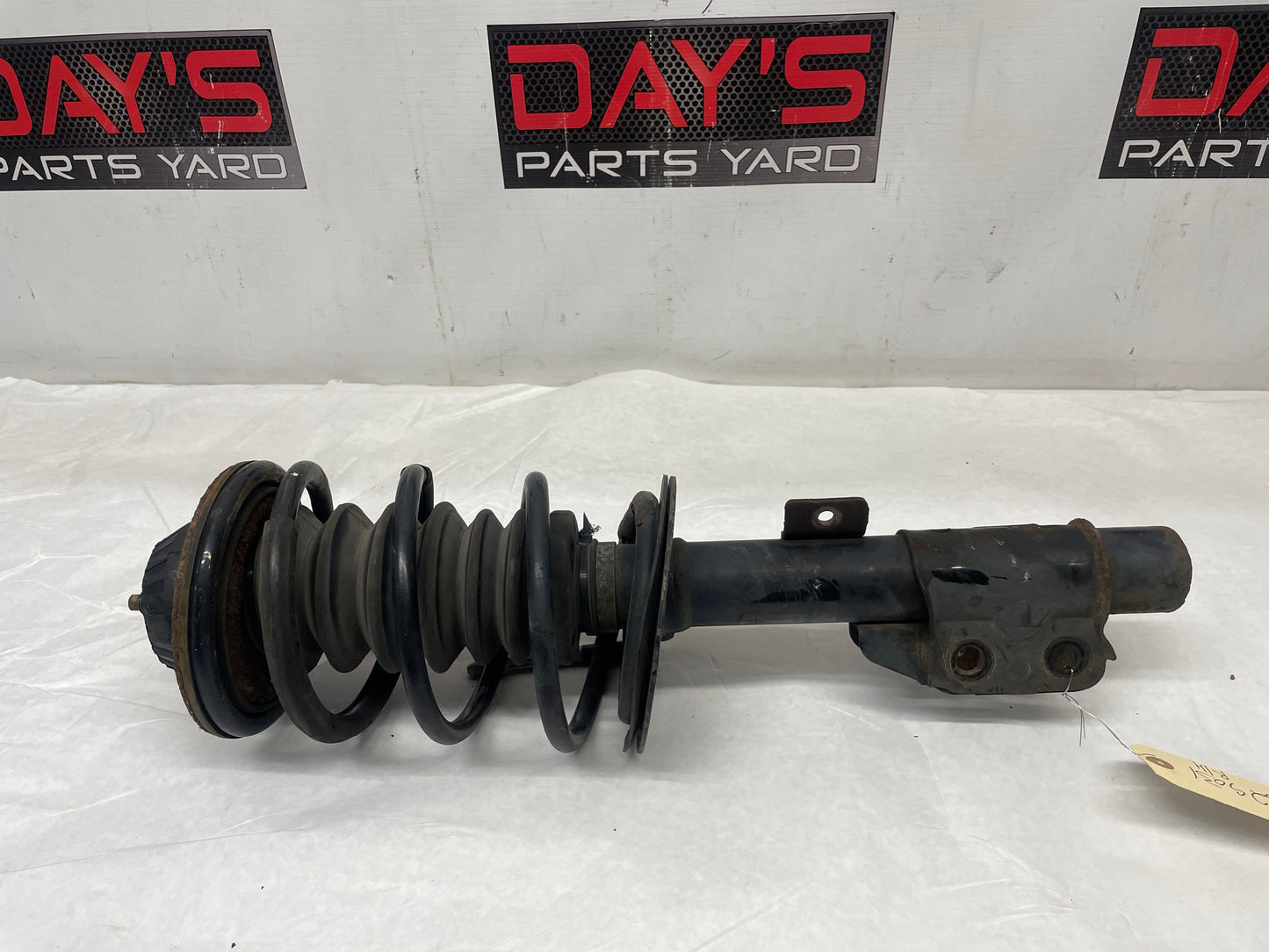 2009 Pontiac G8 GT RH Passenger Front Suspension Strut Assembly OEM