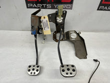 2005 Pontiac GTO Manual Brake & Clutch Pedal Assembly w/ Hydraulics OEM - Day's Parts Yard
