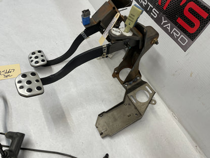 2005 Pontiac GTO Manual Brake & Clutch Pedal Assembly w/ Hydraulics OEM - Day's Parts Yard