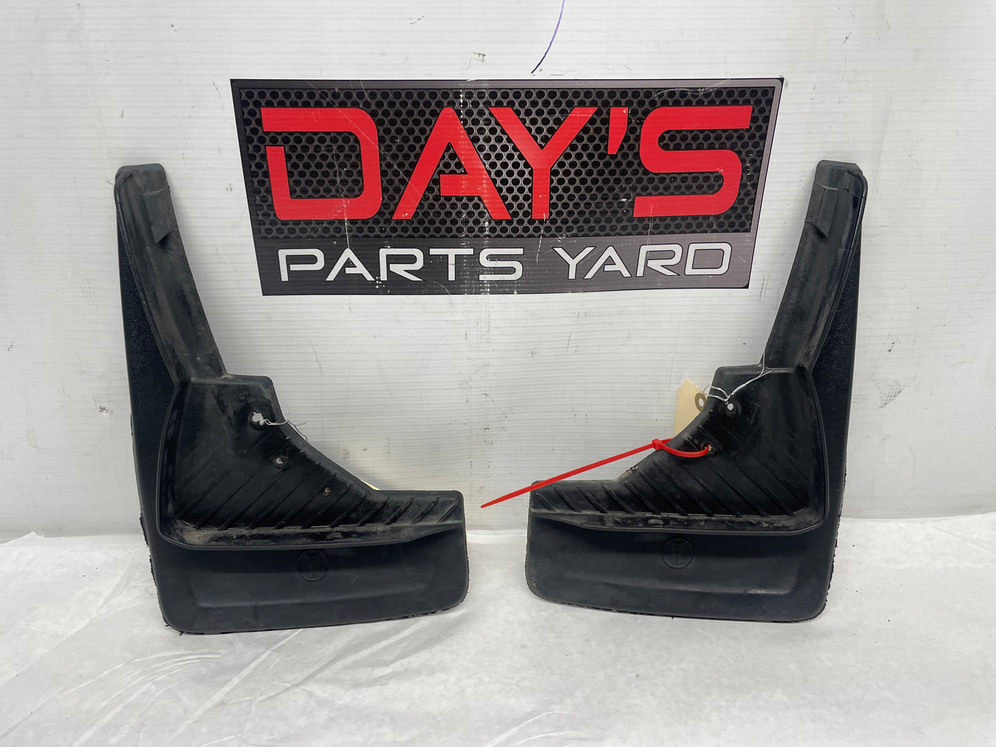 2009 Pontiac G8 GT Holden Front RH & LF Splash Guard Mud Flaps OEM
